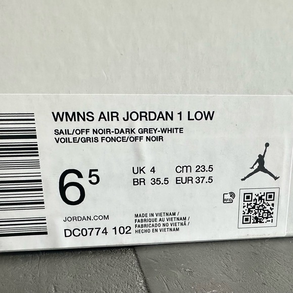 Nike Air Jordan 1 low women’s shoes sail/off noir-dark grey- white size 6.5 - Picture 9 of 13